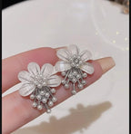 Flower Pearl Korean Earrings- Golden