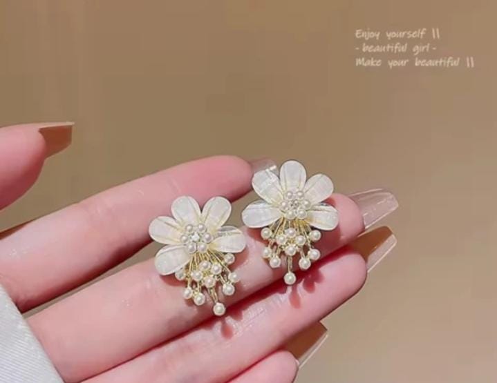 Flower Pearl Korean Earrings- Golden