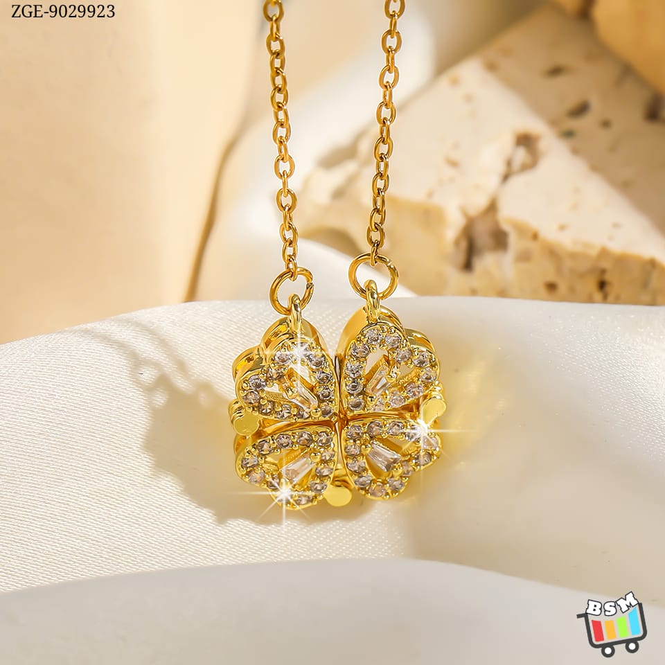 ZGE-923 Korean Magnetic 4 Leaf Clover Pendant Necklace