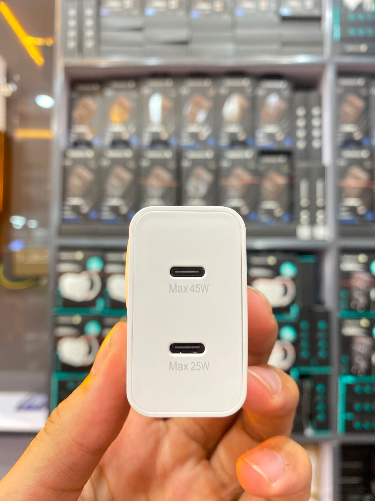 Sabawoon S127 GaN 70W Super Fast Charger With High Speed Charging Support And Durable Build For Smartphones